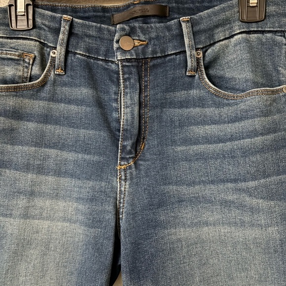 Joe’s Flawless Fabric The Provocateur Petite Bootcut Medium/Dark Wash Denim. - Picture 8 of 16